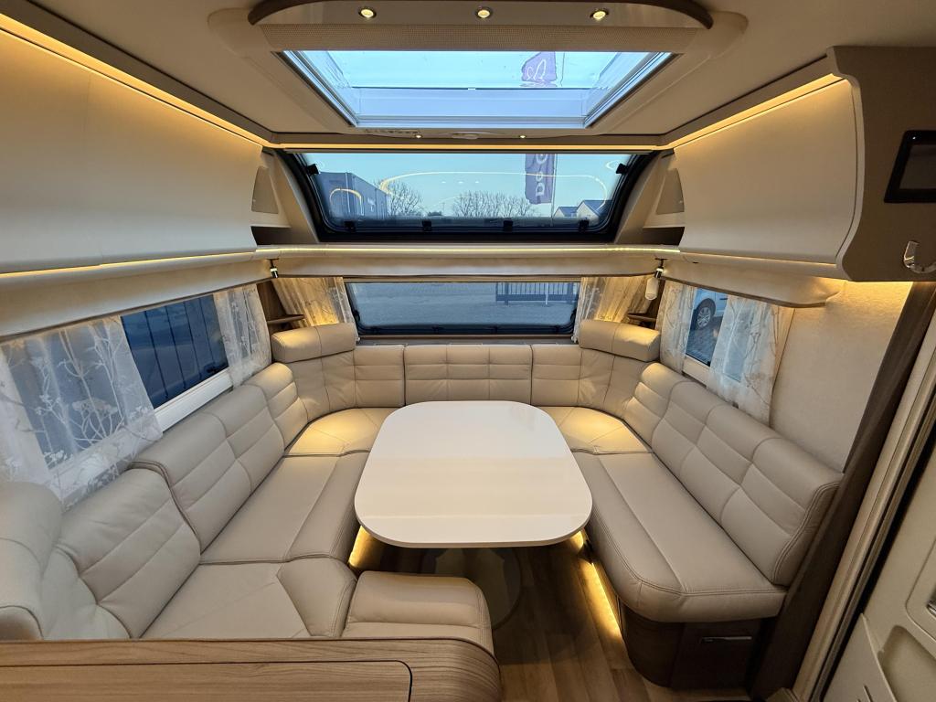 Kabe Imperial 600 DCXL, Jusqu'à 4, 6 à 7 mètres, Kabe, Banquette en rond