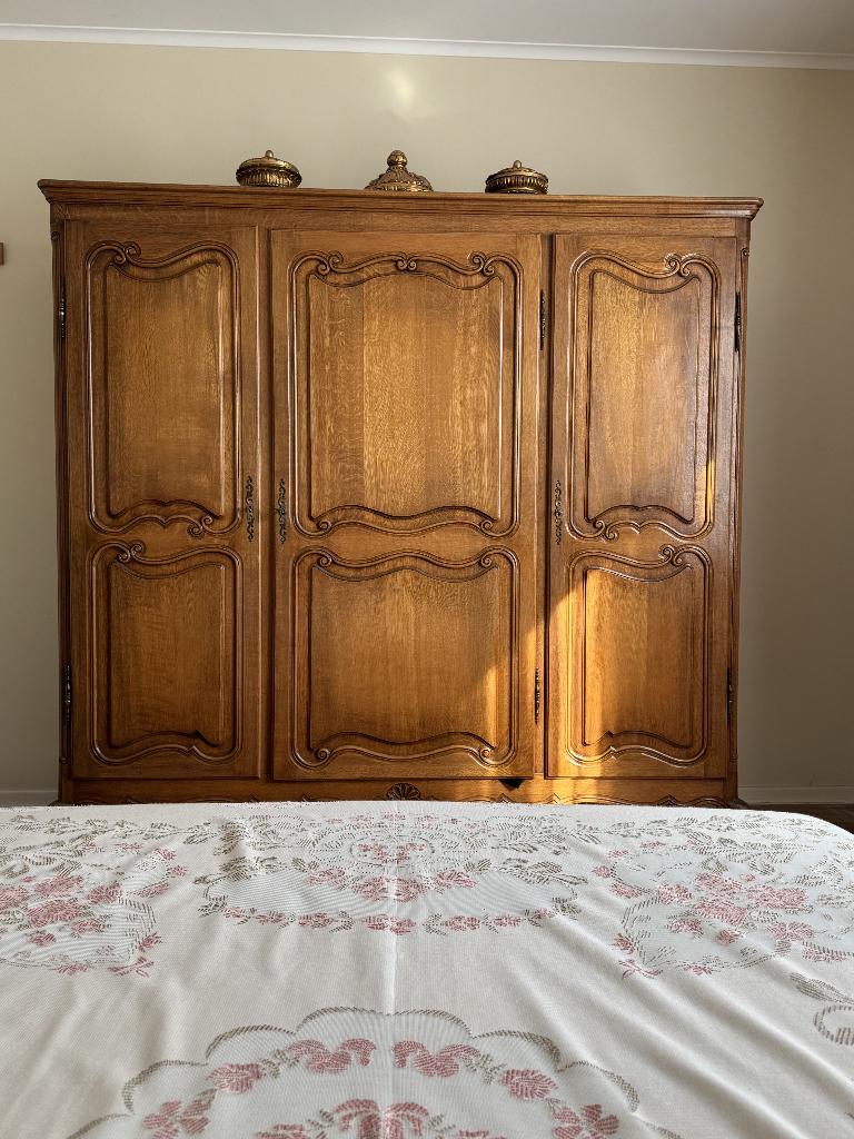 Garde-robe en chêne massif - style Louis XV, Enlèvement