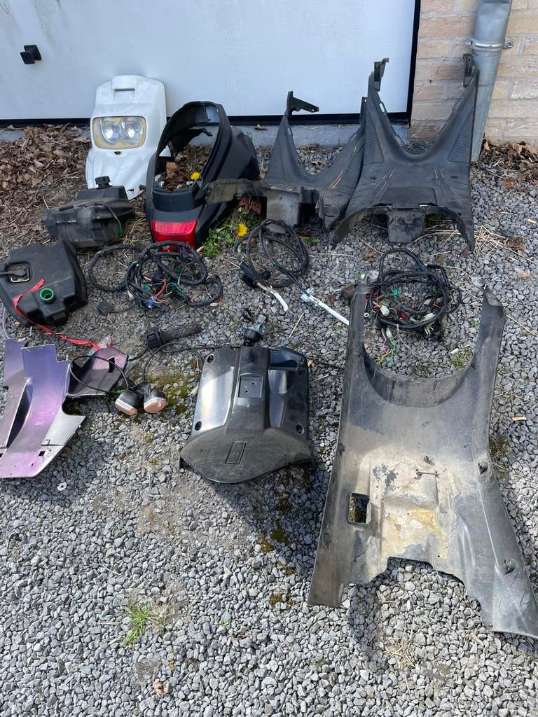 Lot onderdelen booster spirit nieuw model, Fietsen en Brommers, Brommeronderdelen | Scooters, Ophalen, Zo goed als nieuw, Yamaha