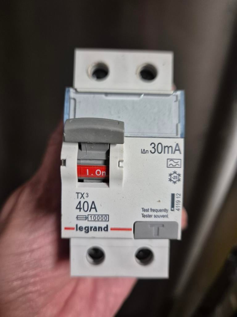 Legrand differentiaalschakelaar, Ophalen of Verzenden, Schakelaar