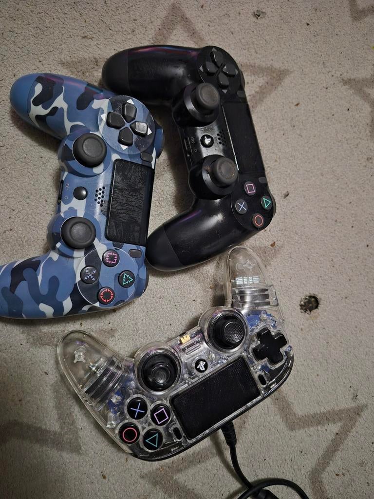 Ps4 slim 1 terra Met alle kabels, 3 controllers en he, Games en Spelcomputers, Spelcomputers | Sony PlayStation 4, Gebruikt, Slim