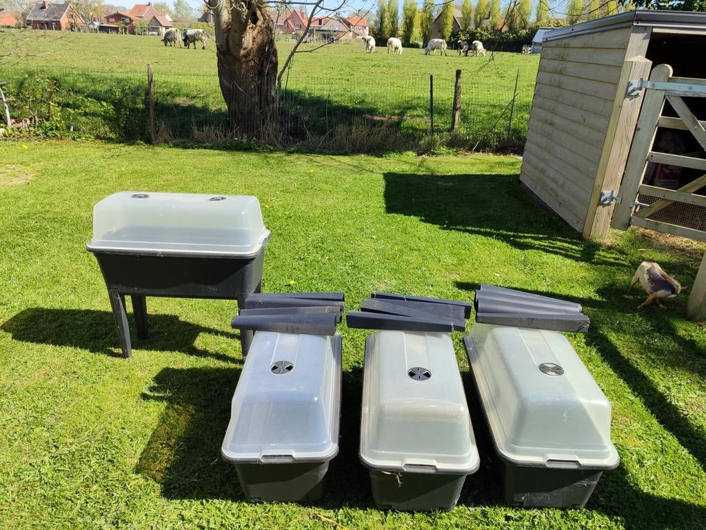 4 grote kweekbakken op poten, Tuin en Terras, Kweekspullen, Ophalen, Kweekbak