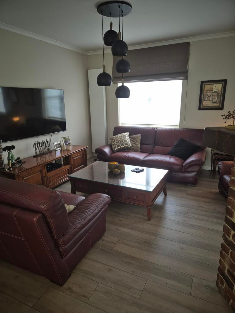 Buffel lederen salon. Drie, twee en een zit., Huis en Inrichting, Ophalen