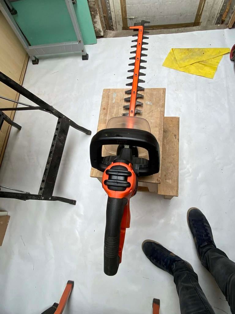 Av taille haie ,servi 2 fois, Jardin & Terrasse, Enlèvement