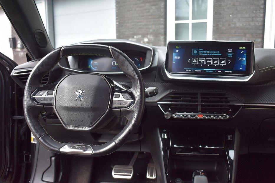 Peugeot e-2008 EV GT Line 50 kWh 3-fase SOH 92% Wij zijn op, Auto's, Zwart, Zwart, Parkeersensor, SUV of Terreinwagen