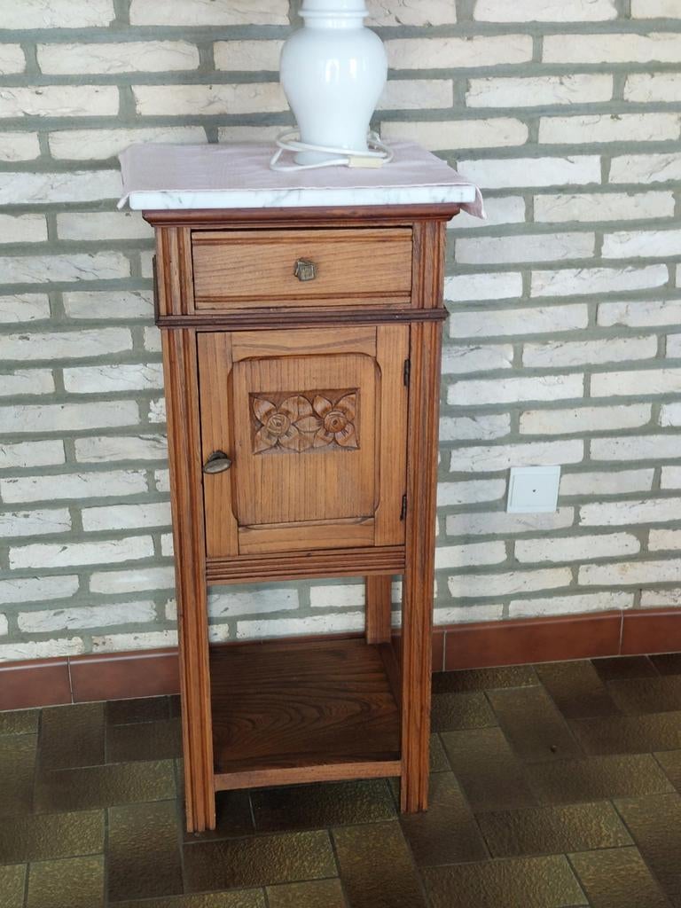 Antiek nachtkastje, Enlèvement