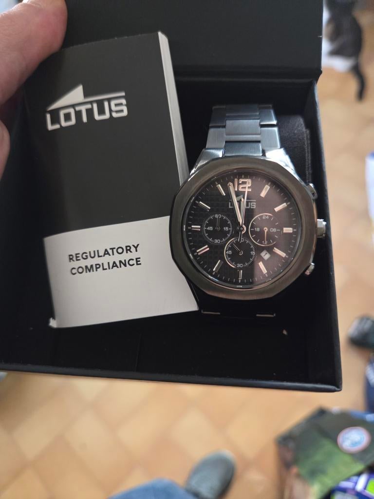 Montre lotus sport, Bijoux, Sacs & Beauté, Montres | Hommes, Enlèvement ou Envoi, Comme neuf, Acier, Autres marques