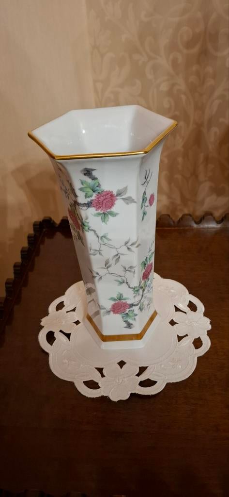 6 hoekig vaasje hoogte 23 cm , nummer en stempel
In, Antiek en Kunst, Ophalen