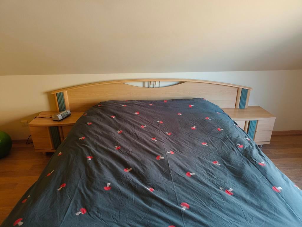 Bed met nachtkastjes, Ophalen, Verstelbaar