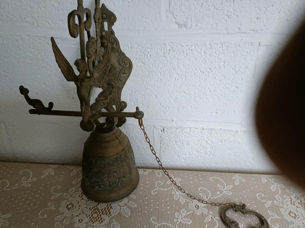 Antieke sierlijke deurbel met ketting - gegoten uit koper., Antiek en Kunst, Antiek | Brons en Koper, Ophalen, Koper