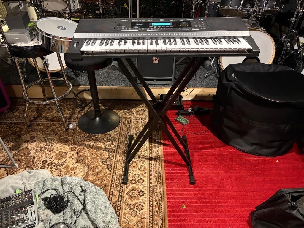 Fame G400 Keyboard, Muziek en Instrumenten, Met standaard, Ophalen, Overige merken, 61 toetsen