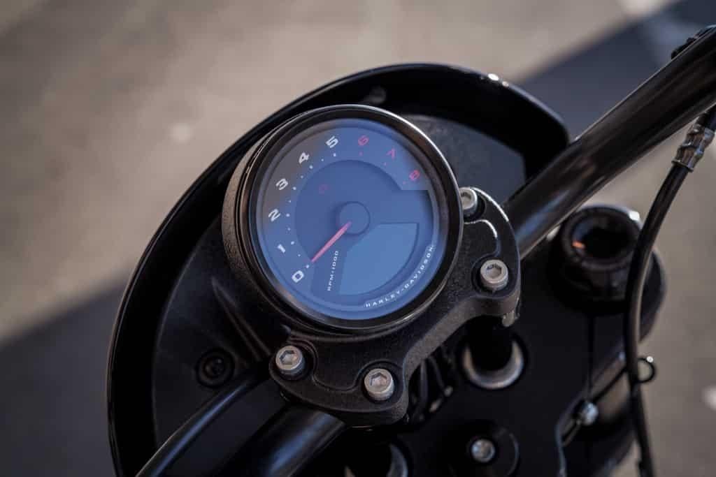 Compteur digital pour Harley Davidson Softail