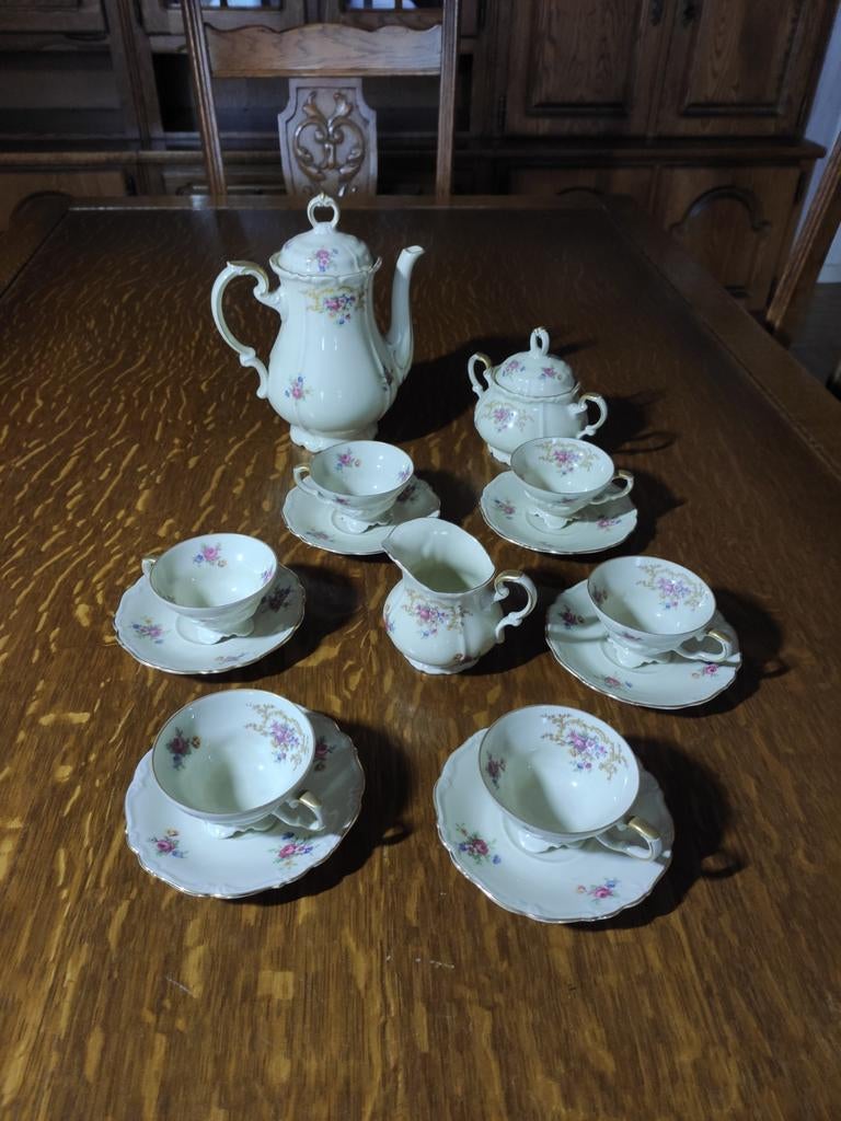 Koffieset van Beiers porselein, Ophalen