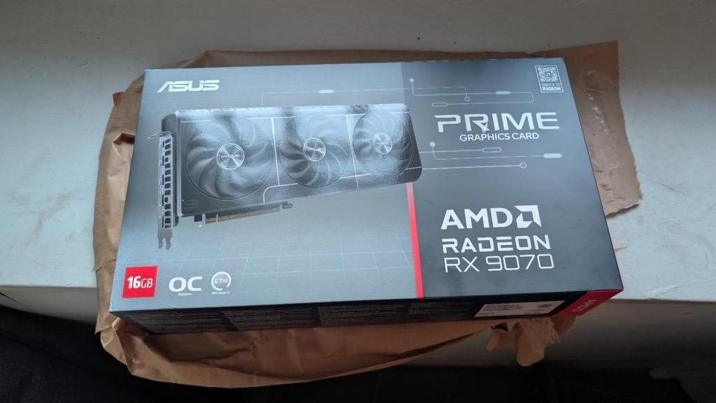 Nieuwe AMD Rx 9070 grafische kaart - Asus Prime, AMD, GDDR6, Nieuw, Ophalen of Verzenden