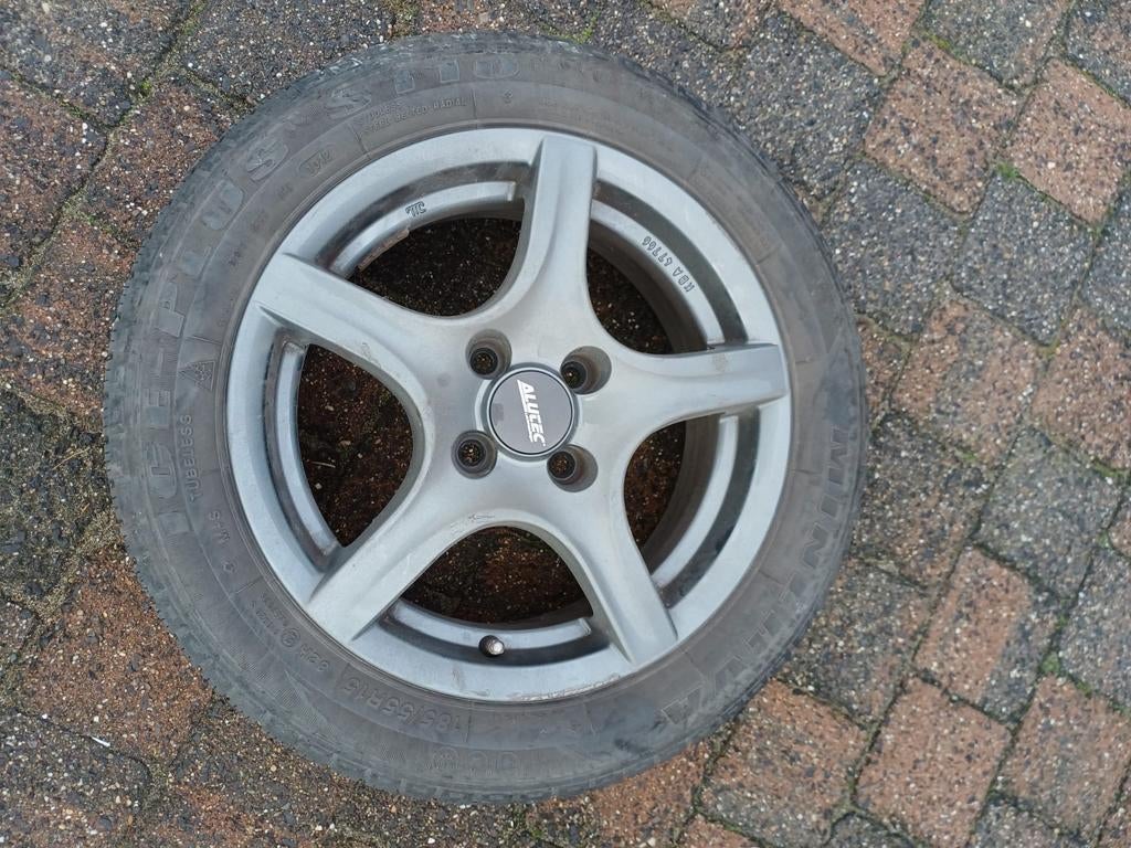 Winterbanden met velgen nissan micra goede staat, Auto-onderdelen, Banden en Velgen, Ophalen, Gebruikt, Personenwagen, Winterbanden