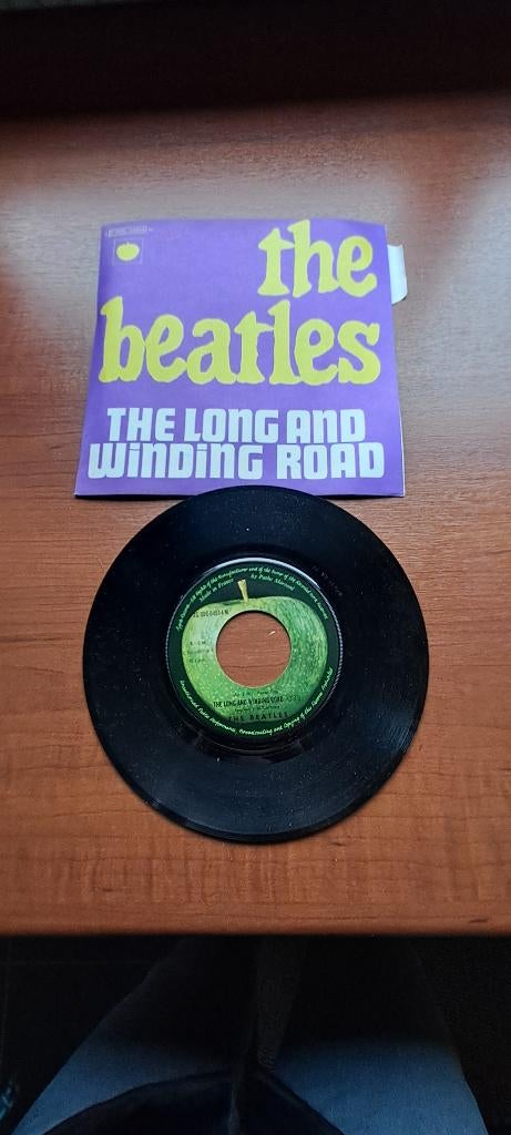 À propos des Beatles, CD & DVD, Enlèvement, Comme neuf