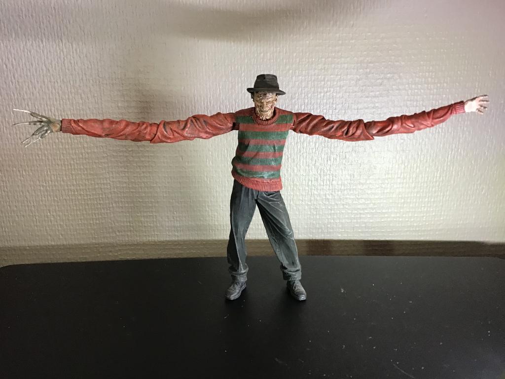 Freddy krueger met lange armen . niet zo veel te vinden, Collections, Cinéma & Télévision, Enlèvement ou Envoi, Comme neuf, Film