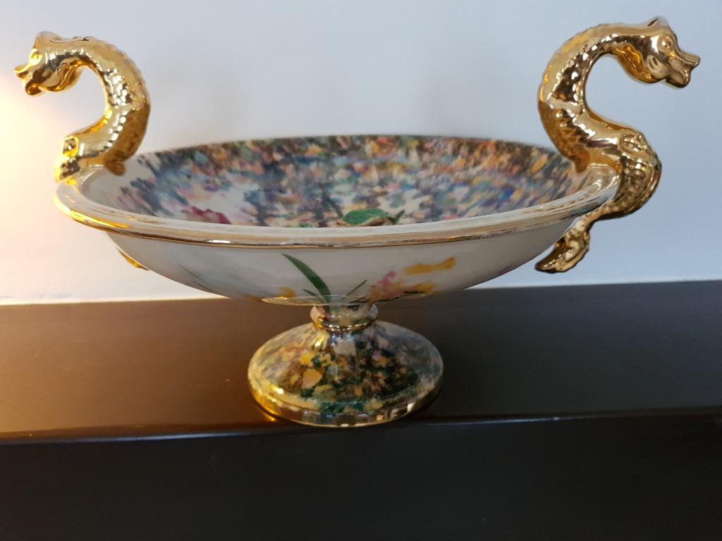 Italiaanse schaal met twee slangen koppen en bloemen, de Sch, Ophalen