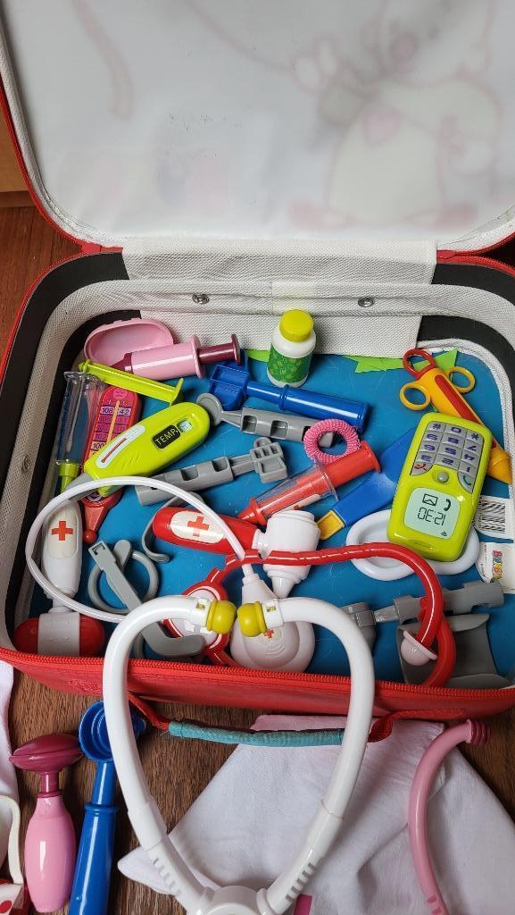 Dokters- verpleegsterset in Bumbakoffertje, Enfants & Bébés, Enlèvement ou Envoi, Utilisé, Accessoires