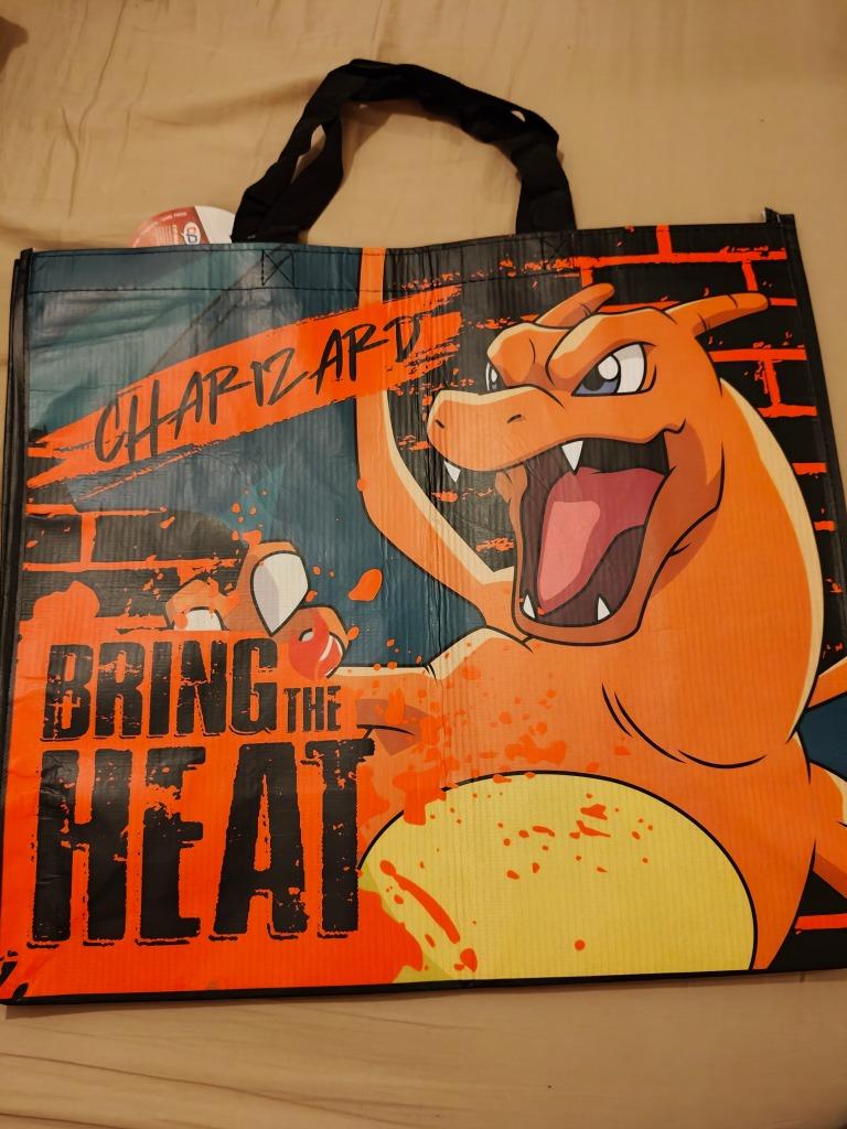 Sac de course Pokémon Charizard - neuf, Hobby & Loisirs créatifs, Jeux de cartes à collectionner | Pokémon, Neuf, Autres types