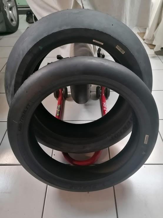 Pneus motos slicks Dunlop Moto2 Big Size, Enlèvement
