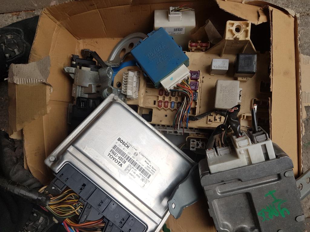 kit demarrage TOYOTA YARIS 1.4 D4D 2003 1L4 CALCULATEUR BSI, Enlèvement, Toyota