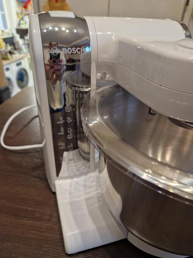 Bosch MUMS witte robot, Elektronische apparatuur, Keukenmixers, 3 tot 4 liter, Ophalen, Gebruikt, 3 snelheden of meer