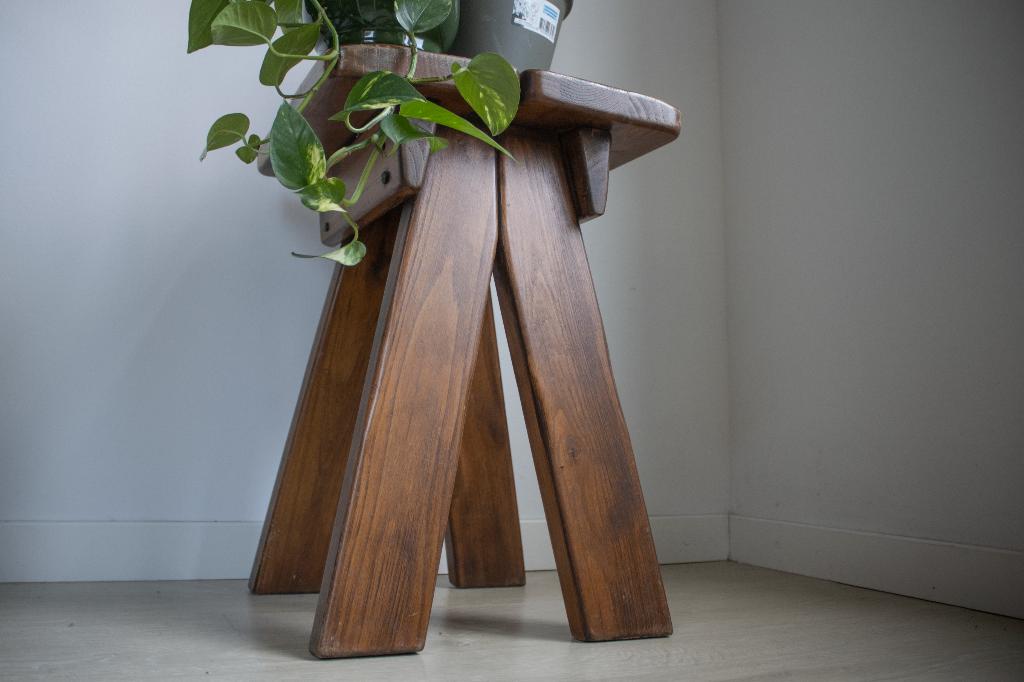 tabouret en bois du XXe siècle, Antiquités & Art, Enlèvement