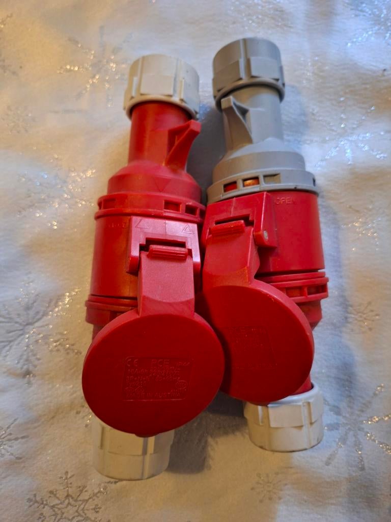 Lot de 2 prises industrielle 16A, Bricolage & Construction, Électricité & Câbles