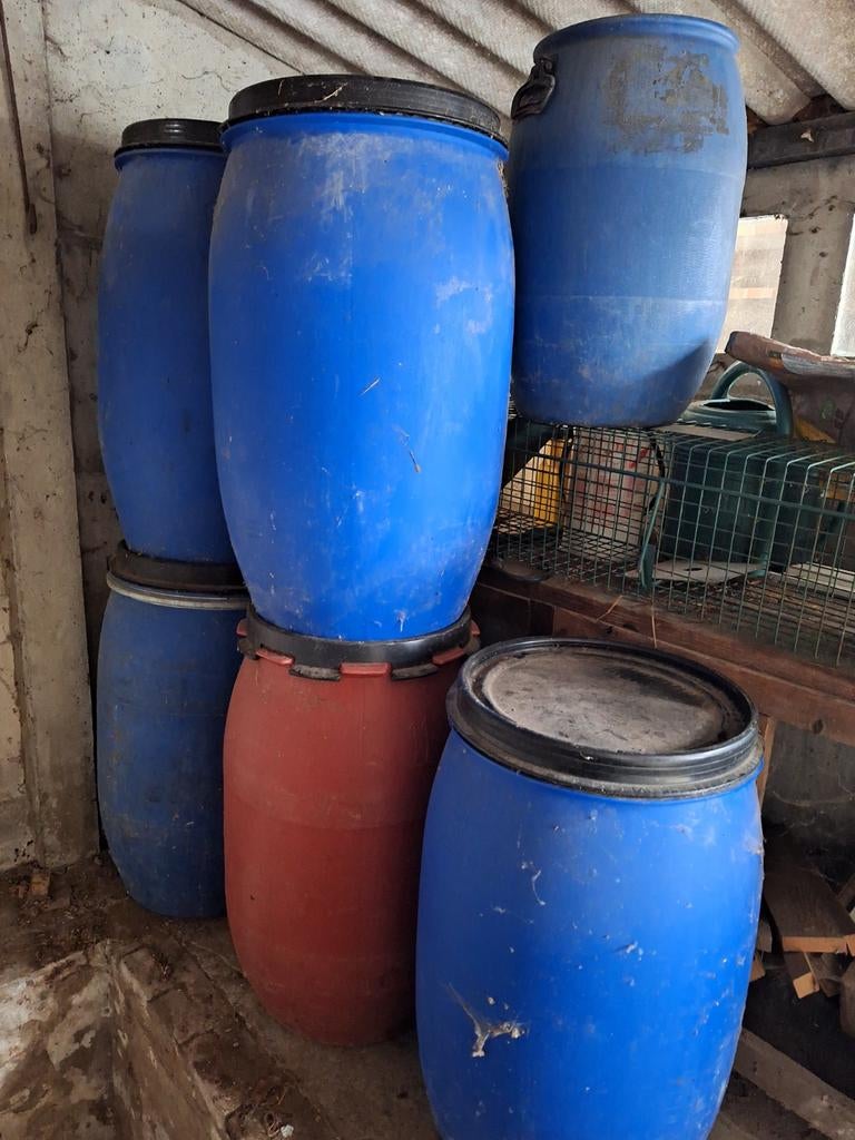 Voorraadvaten voor dierenvoeding, Ophalen