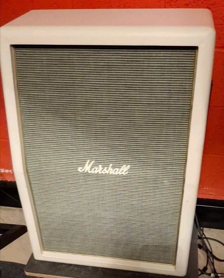 Marshall 2x12 Celestion V30 wit! negens, Muziek en Instrumenten, Versterkers | Bas en Gitaar, Nieuw, Ophalen