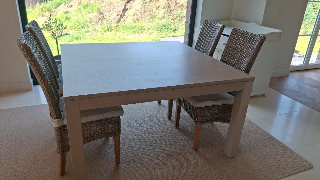 Table à manger en chêne faite main, Maison & Meubles, 150 à 200 cm, Cinq personnes ou plus, 150 à 200 cm, Carré