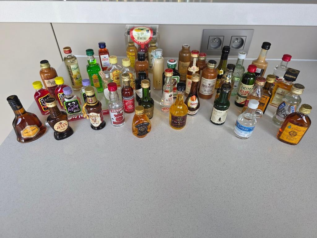 Verzameling  oude sterke drank reclame flesjes, Ophalen, Overige gebieden, Overige typen, Nieuw