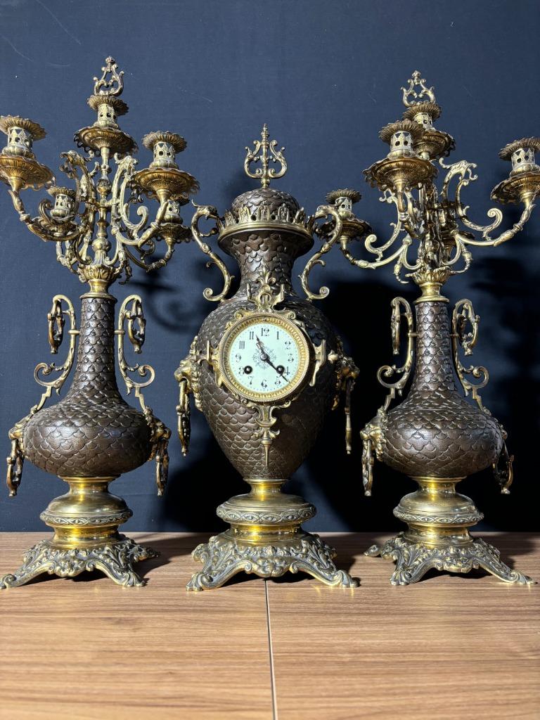 (77) Antieke Franse Bronzen VaasPendule met Kandelaren 1880, Antiek en Kunst, Ophalen of Verzenden