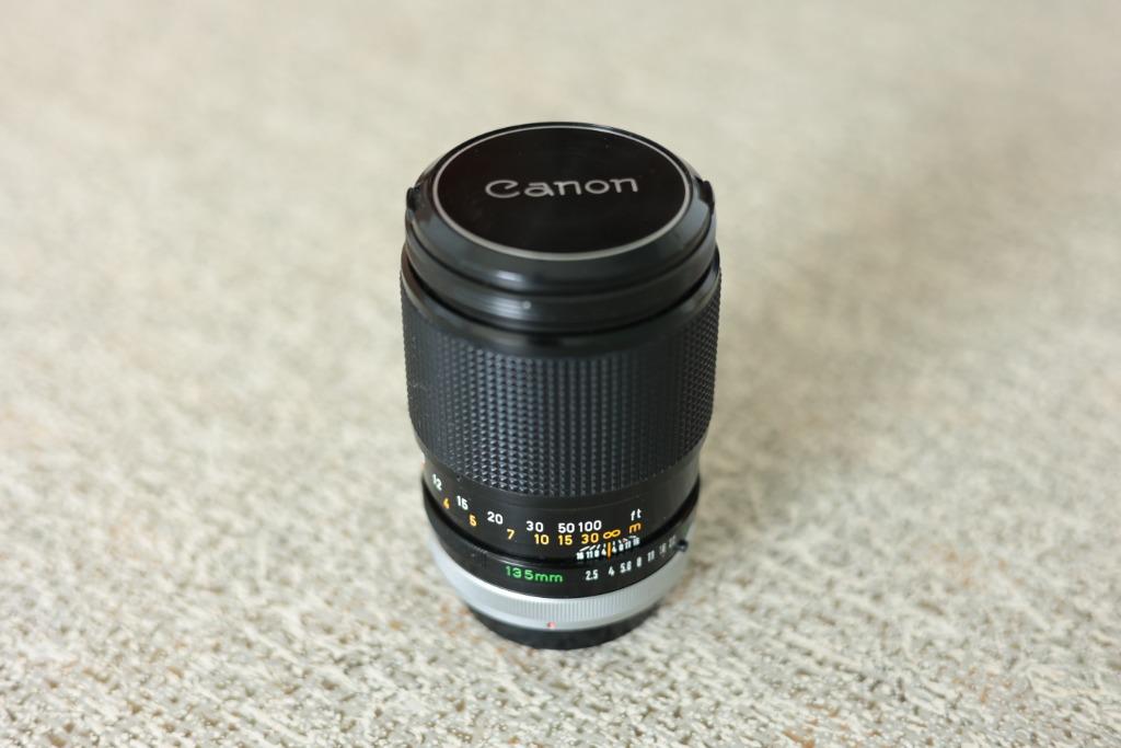 Canon FD 135mm f2.5 S.C. + Filtre ND 32 + Housse, Enlèvement ou Envoi, Comme neuf, Téléobjectif