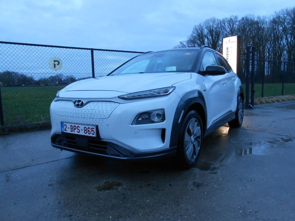 Hyundai Kona EV met nieuwe motor (lees advertentie), Auto's, Hyundai, Zwart, Wit, Leder, 5 zetels