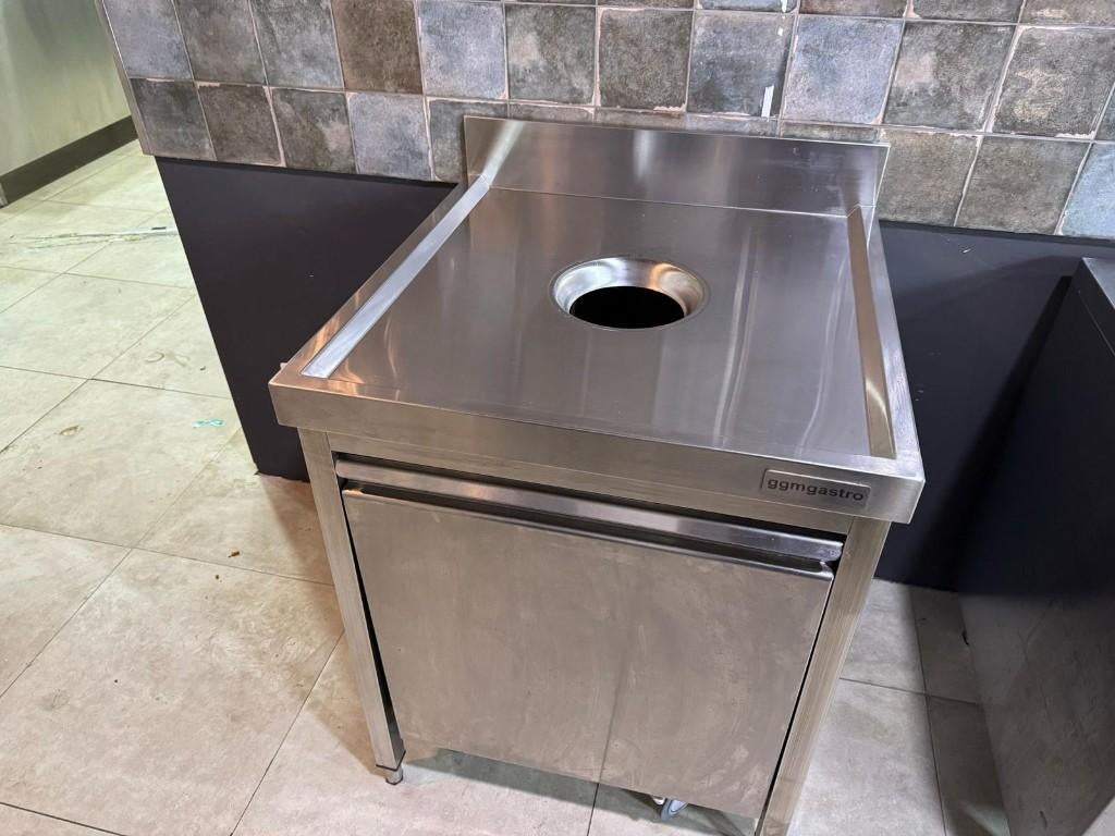 Poubelle avec conteneur à rouleaux avec paroi arrière 260€, Bricolage & Construction, Conteneurs, Enlèvement