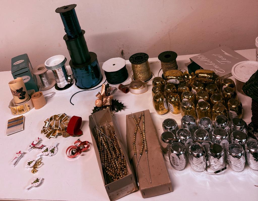 Wegens stopzetting winkel, eindejaar decoratie en verpakking, Diversen, Kerst, Zo goed als nieuw, Ophalen of Verzenden