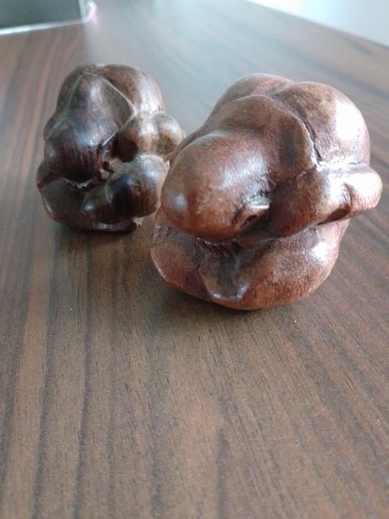 2 kleine houten weeping Buddha beeldjes, ca 5/6 cm, Enlèvement ou Envoi