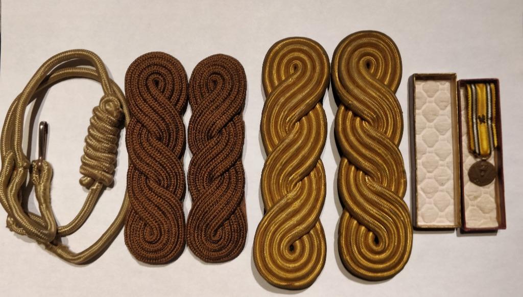 Epauletten, medaille en koordgroep, Ophalen of Verzenden