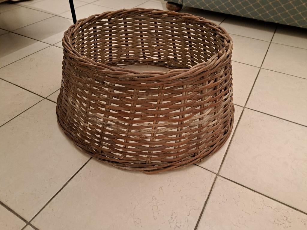 Rieten kerstboom mand, Huis en Inrichting, Woonaccessoires | Schalen en Manden, Ophalen of Verzenden, Zo goed als nieuw, Mand