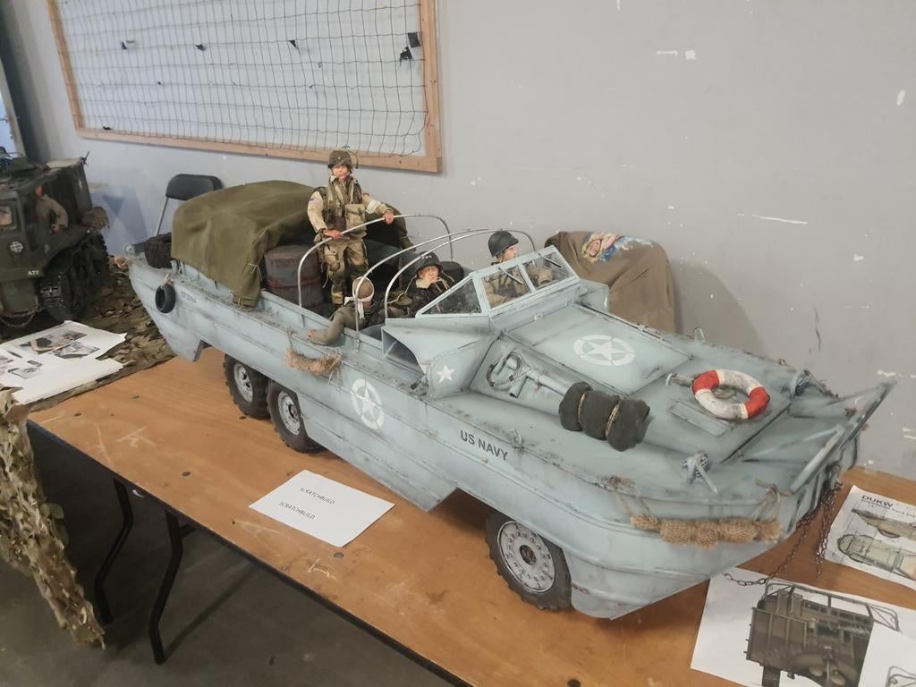 Amfibie- DUCKW W02 schaal 1/6!, Ophalen, Zo goed als nieuw