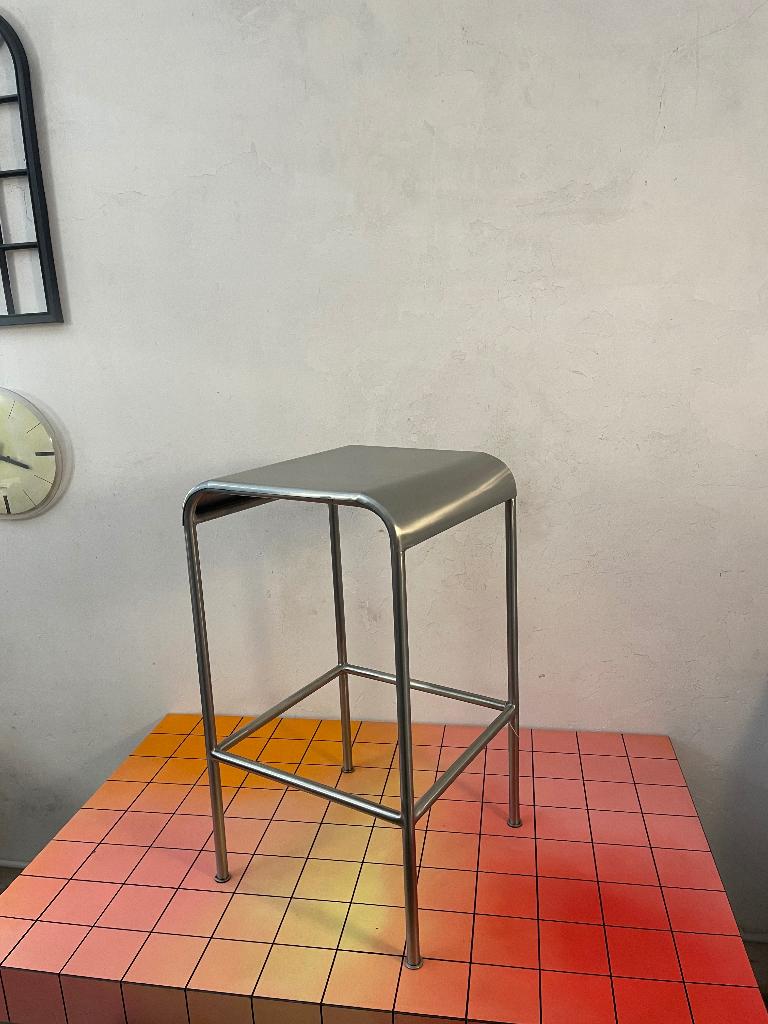 Tabouret haut acier, Maison & Meubles, 1 tabouret, Avec repose-pieds, Comme neuf, Enlèvement