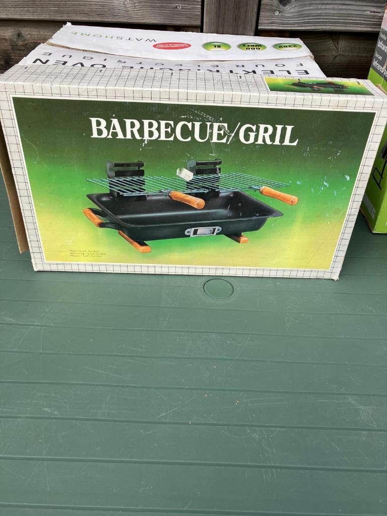 Tafel Barbecue Houtskool, Ophalen, Zo goed als nieuw, Overig