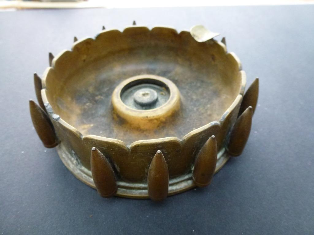 partie d'obus 1915 transformée en cendrier, Enlèvement ou Envoi, Autres, Douilles ou Pièces de fouille