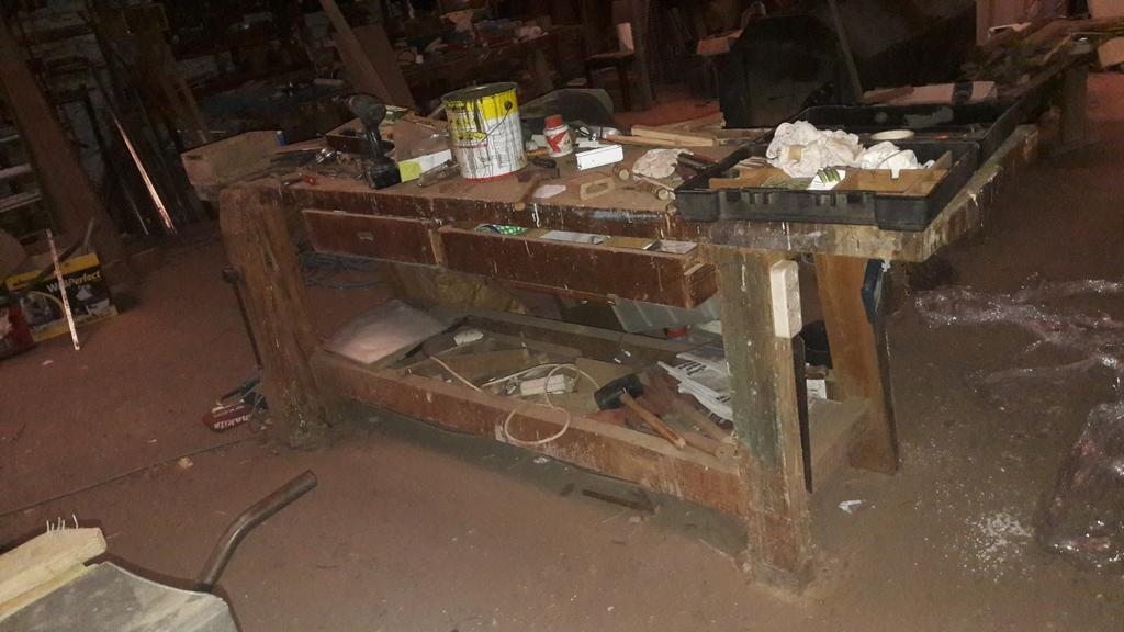 oude/houten werkbank, Ophalen