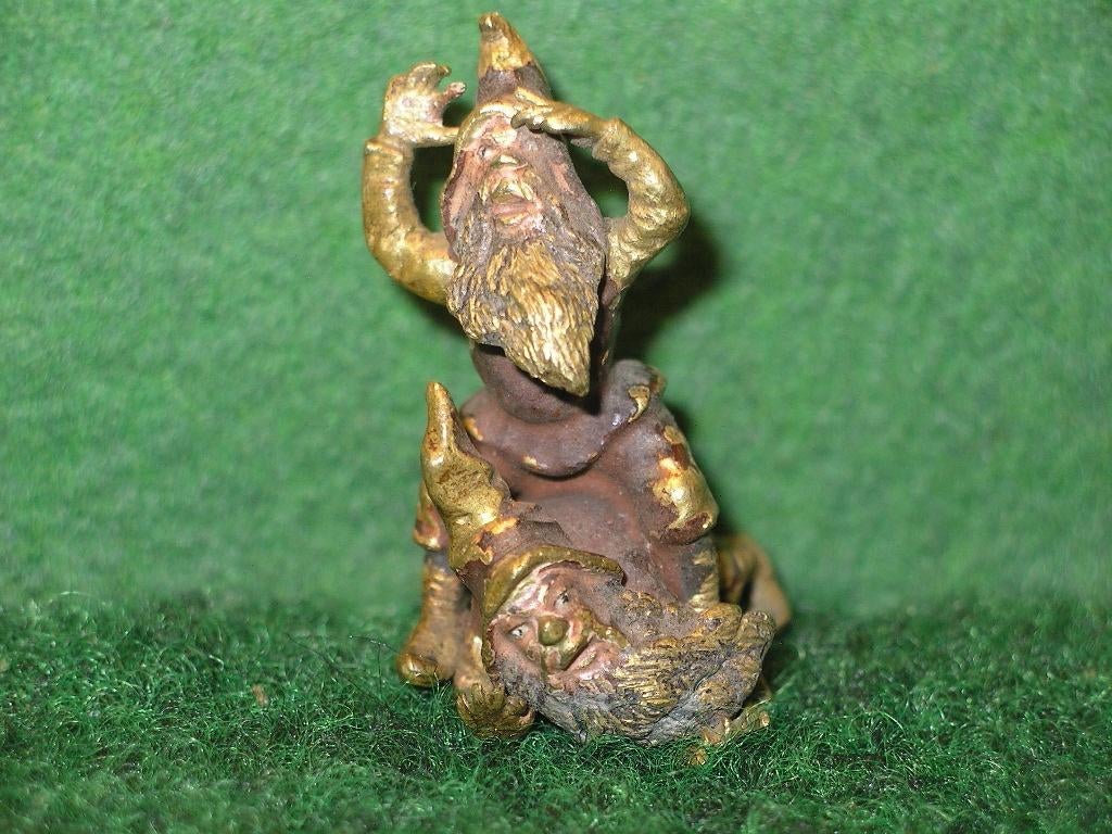 PETIT BRONZE DE VIENNE:2 LUTINS JOUANT A SAUTE MOUTON, Antiquités & Art, Enlèvement ou Envoi, Bronze