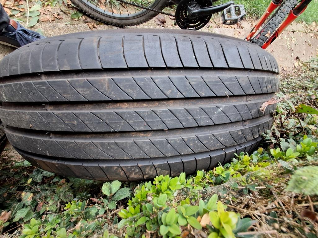 Pneus Michelin 215 65 17v, 215 mm, Pneus été, Enlèvement, Utilisé