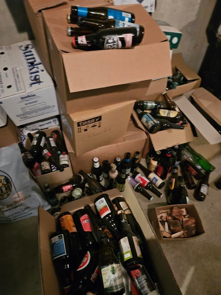 2000+ bierflesjes uit meer dan 70 landen, Ophalen of Verzenden, Zo goed als nieuw