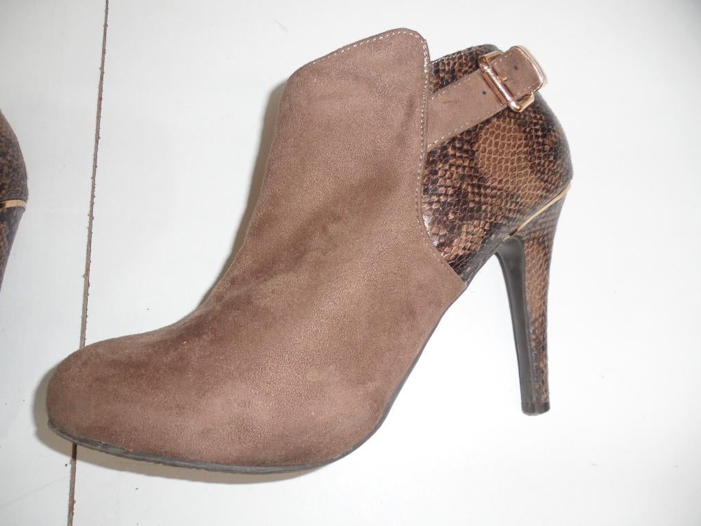 botte basse brune XTI Tentations pointure 40, Vêtements | Femmes, XTI Tentations, Enlèvement ou Envoi, Comme neuf, Brun